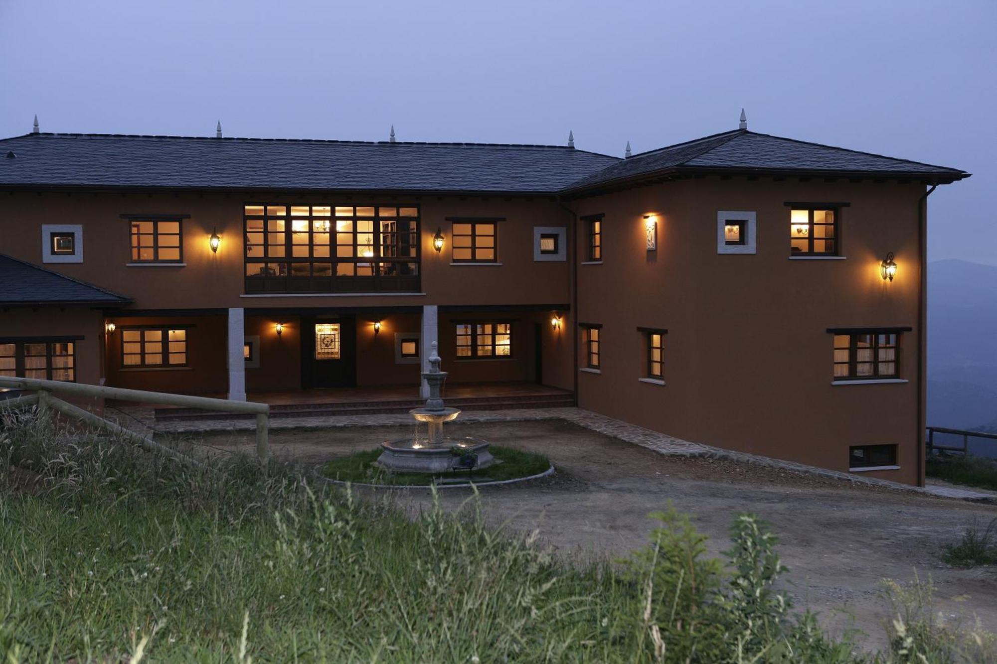 Hotel Rural Yeguada Albeitar Villayon Bagian luar foto